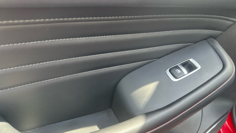 MG Hs 1.5 T-GDI Exclusive 5dr Petrol Hatchback